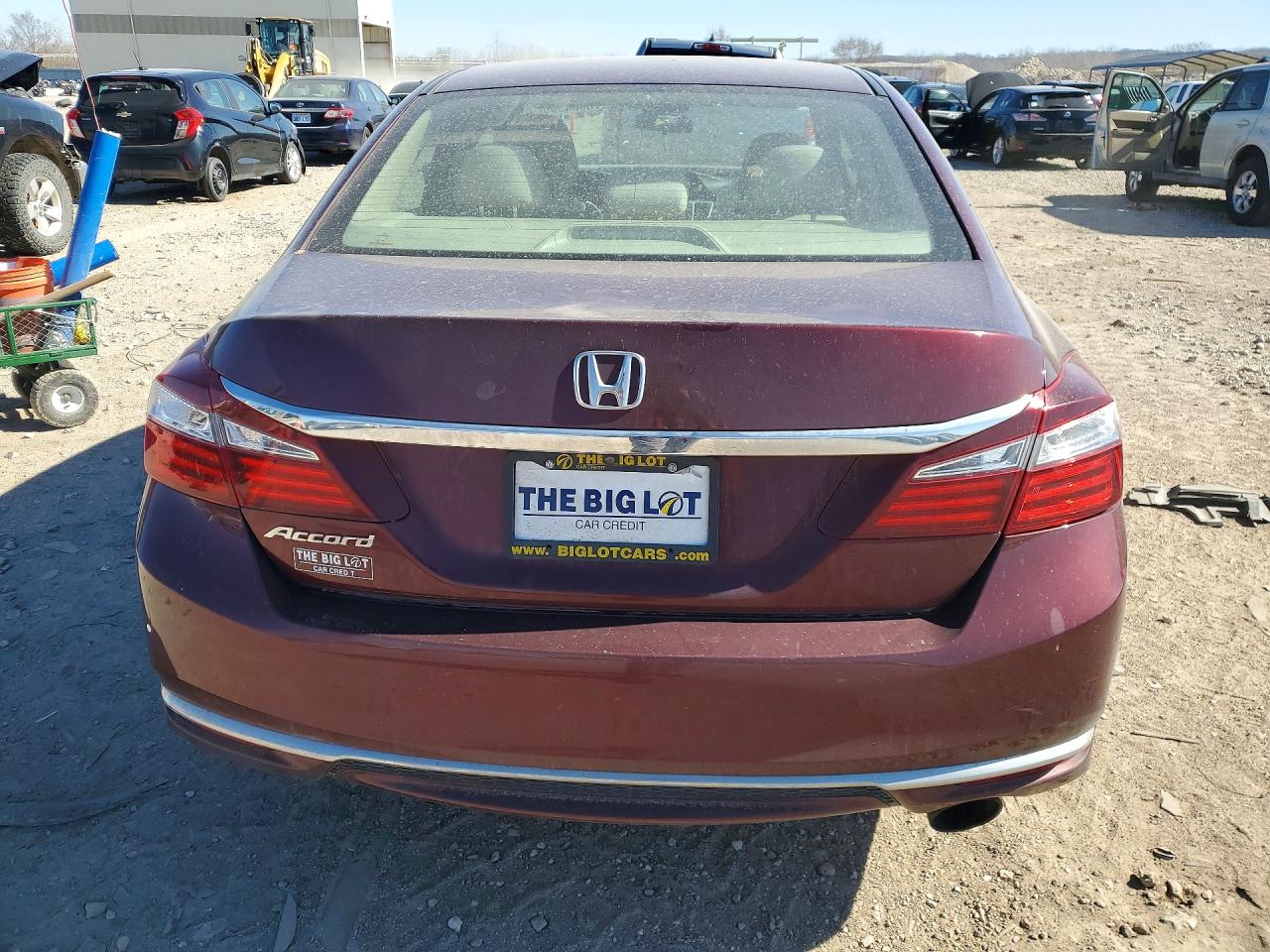 2016 HONDA ACCORD photo 6