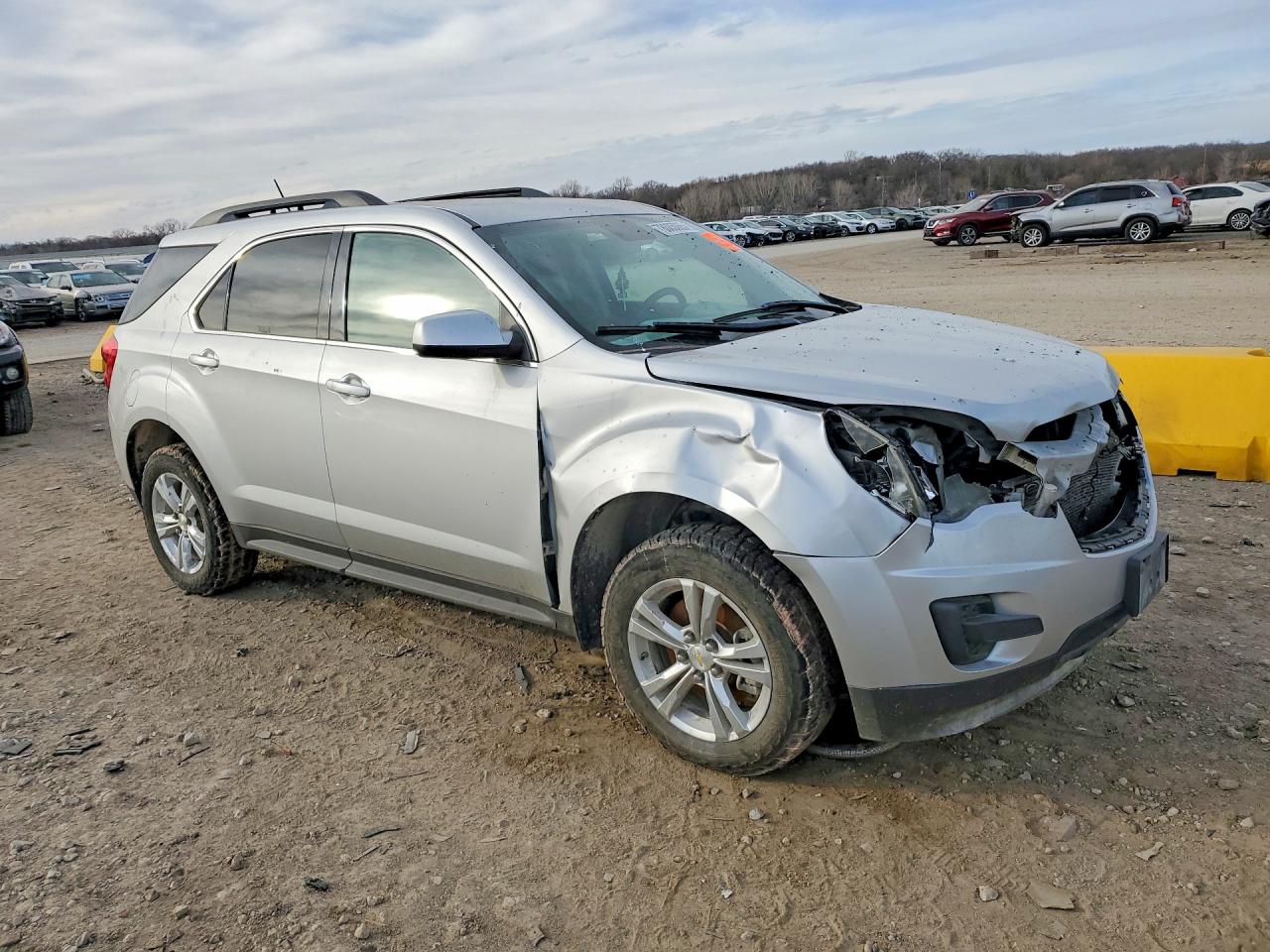 2015 CHEVROLET EQUINOX LT photo 4