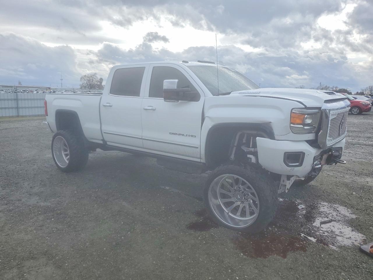 2017 GMC SIERRA K2500 DENALI photo 7