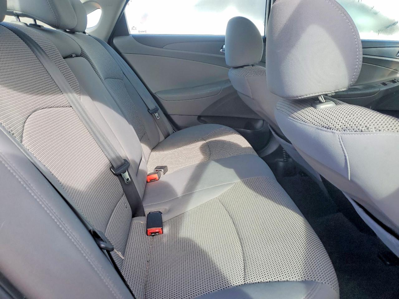 2012 HYUNDAI SONATA GLS photo 28
