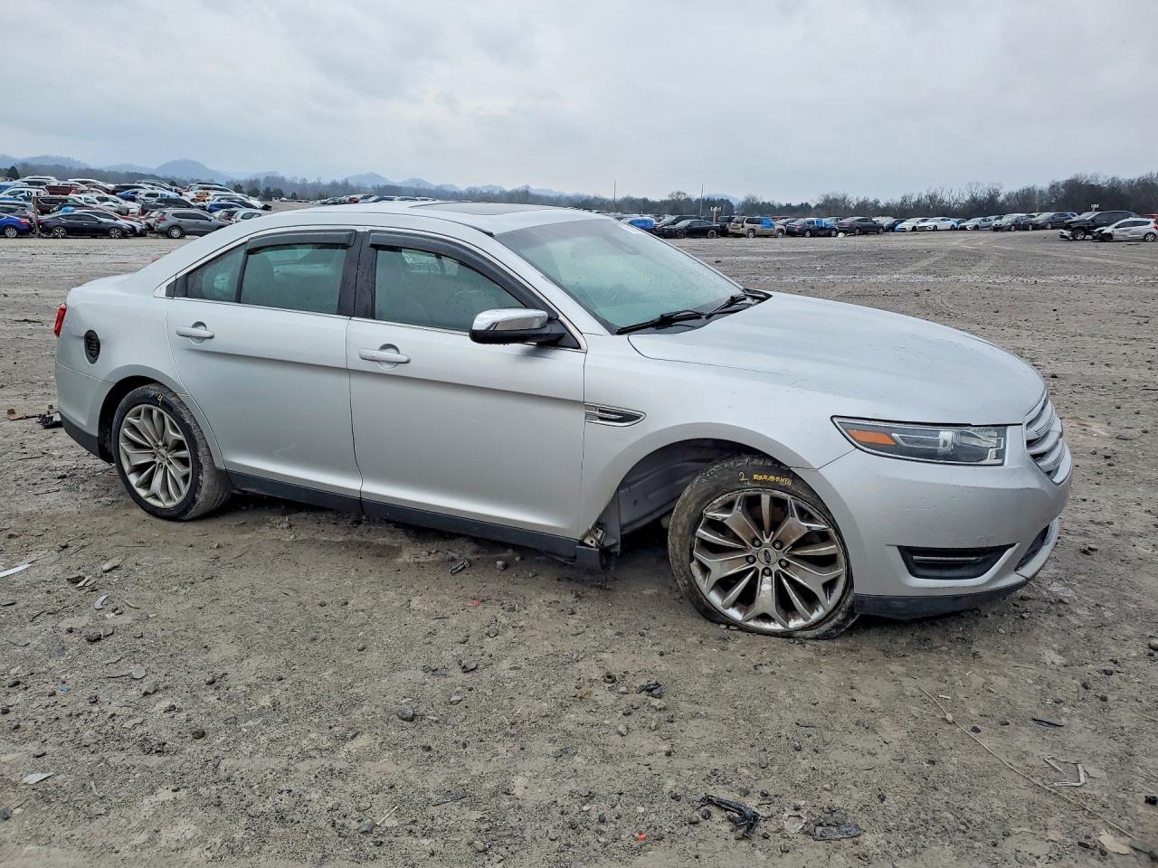 2018 FORD TAURUS LIMITED photo 9