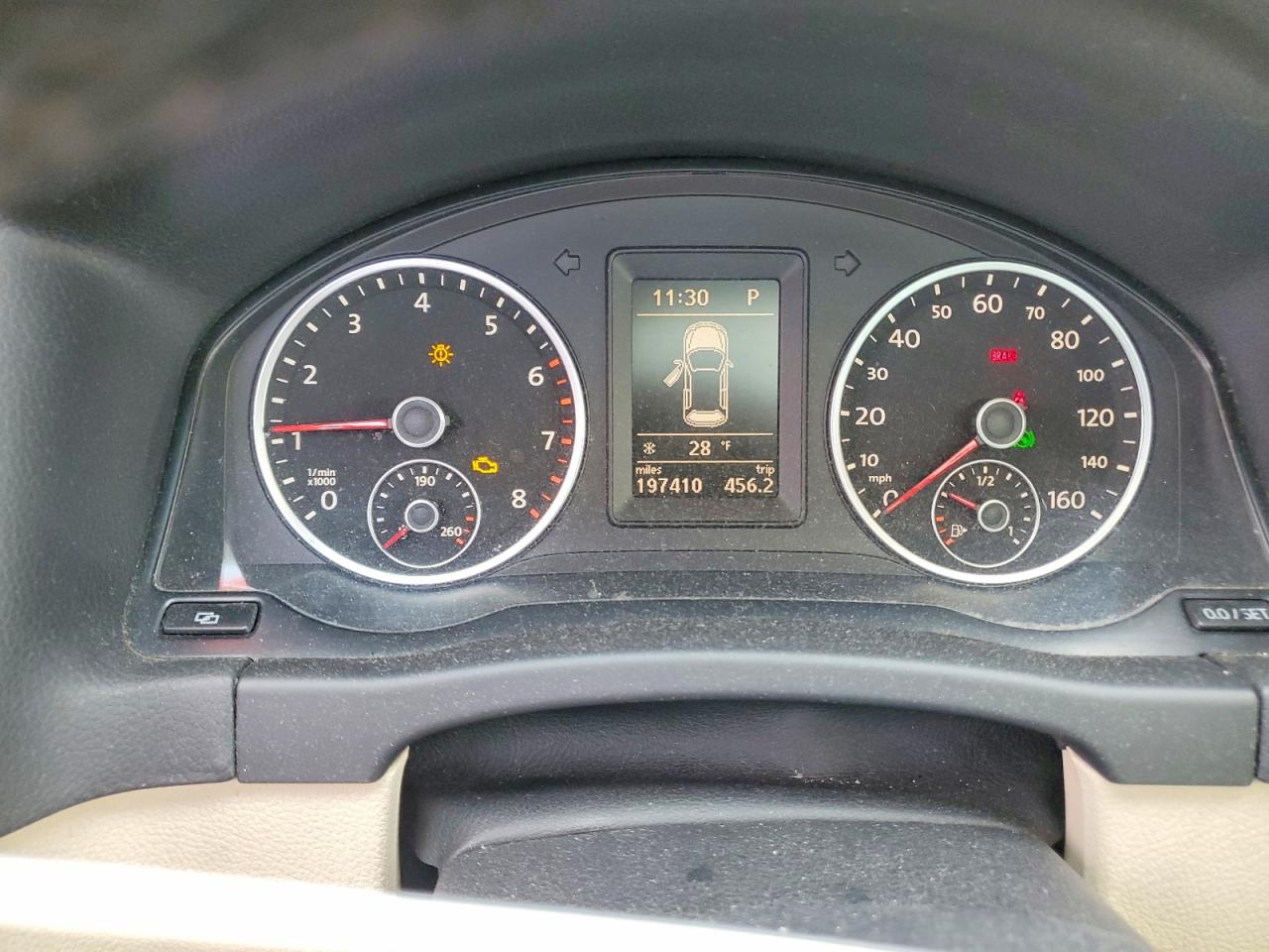 2011 VOLKSWAGEN TIGUAN S photo 17