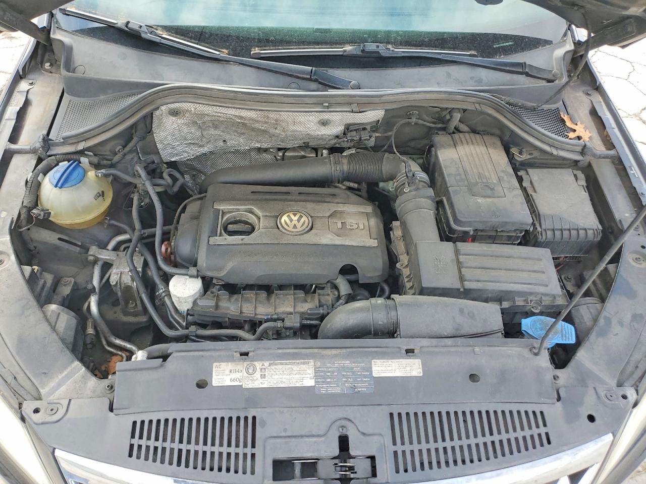 2011 VOLKSWAGEN TIGUAN S photo 23