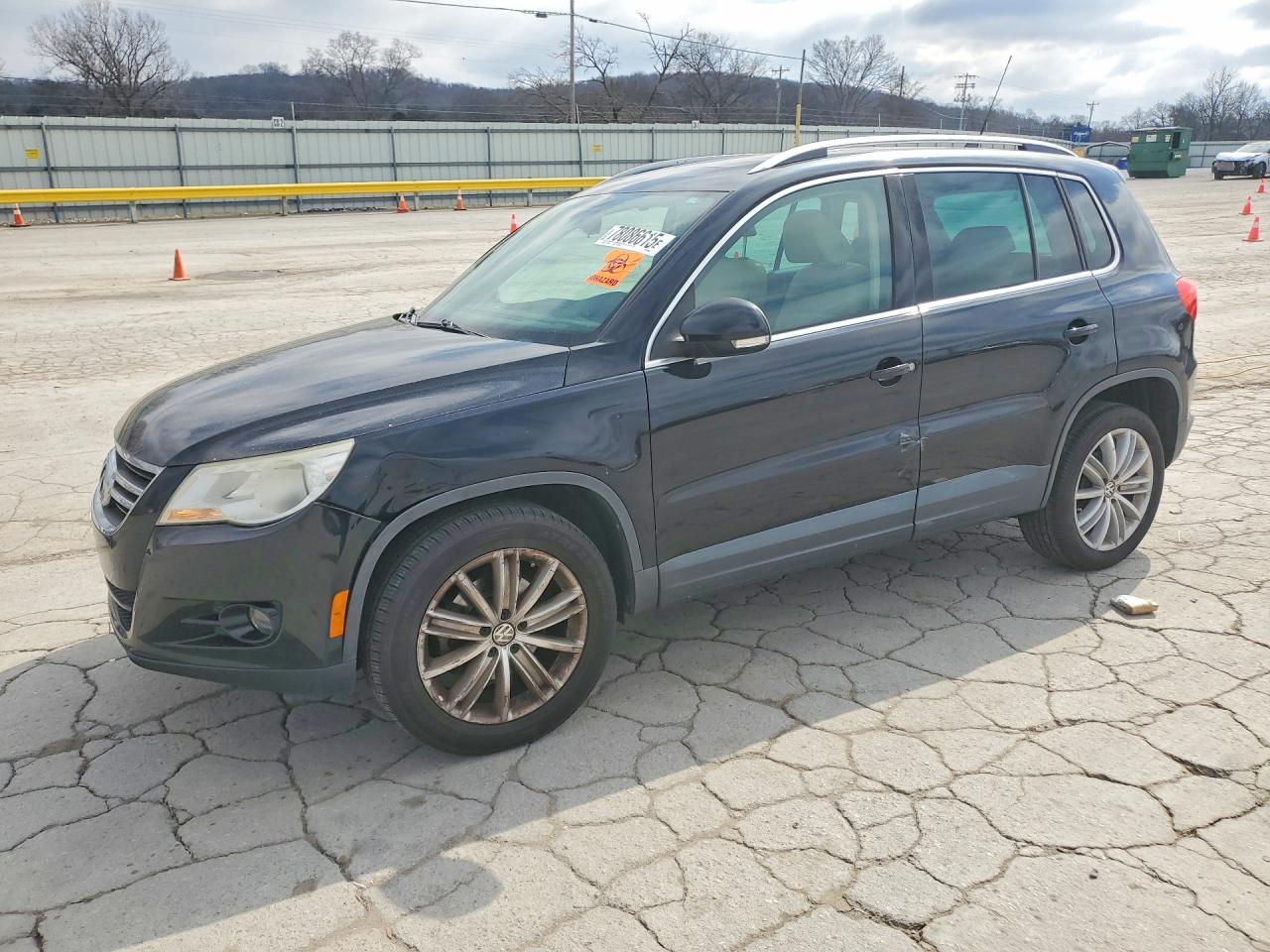 2011 VOLKSWAGEN TIGUAN