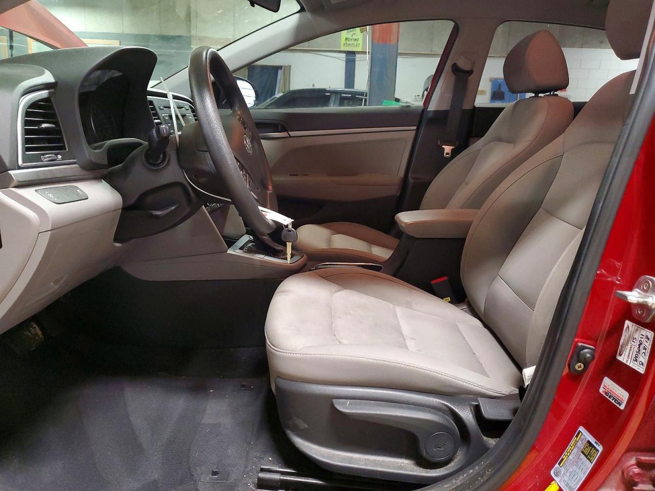 2018 HYUNDAI ELANTRA SE photo 19