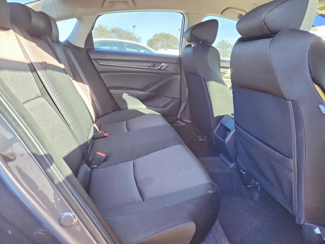2020 HONDA ACCORD LX photo 19