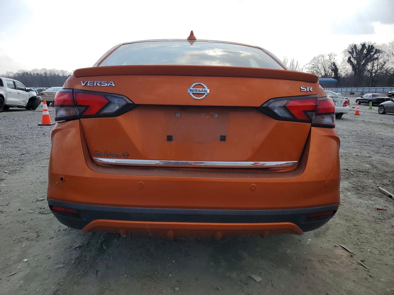 2021 NISSAN VERSA SR photo 6
