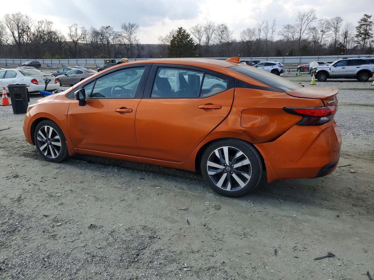 2021 NISSAN VERSA SR photo 2