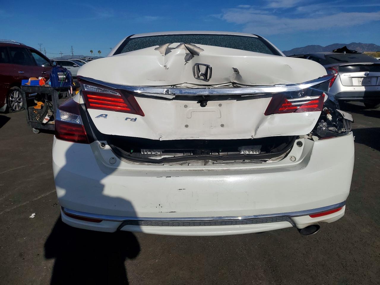 2016 HONDA ACCORD LX photo 11