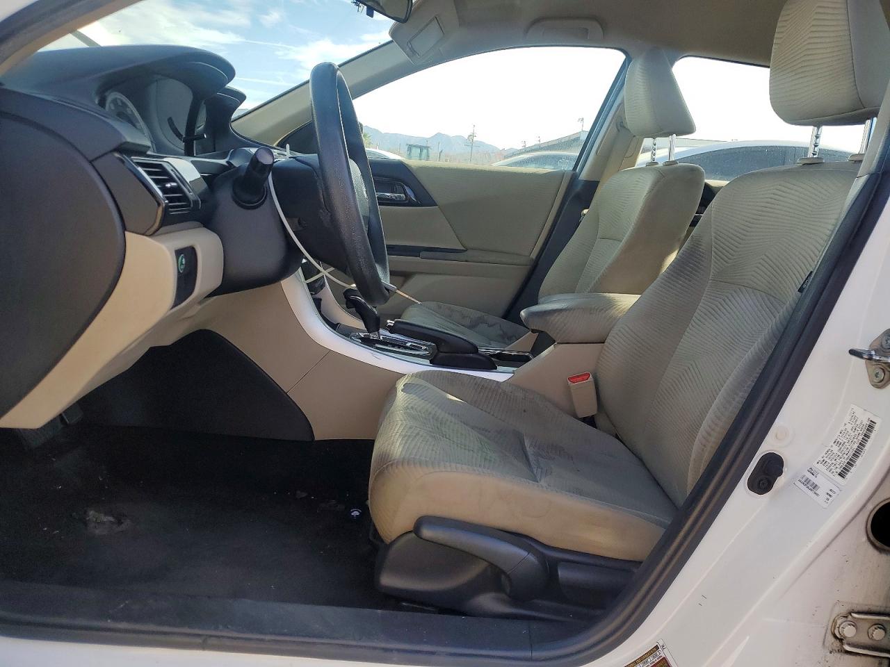 2016 HONDA ACCORD LX photo 13