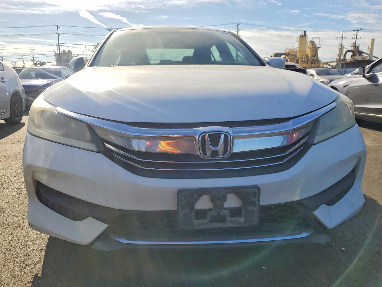 2016 HONDA ACCORD LX photo 9