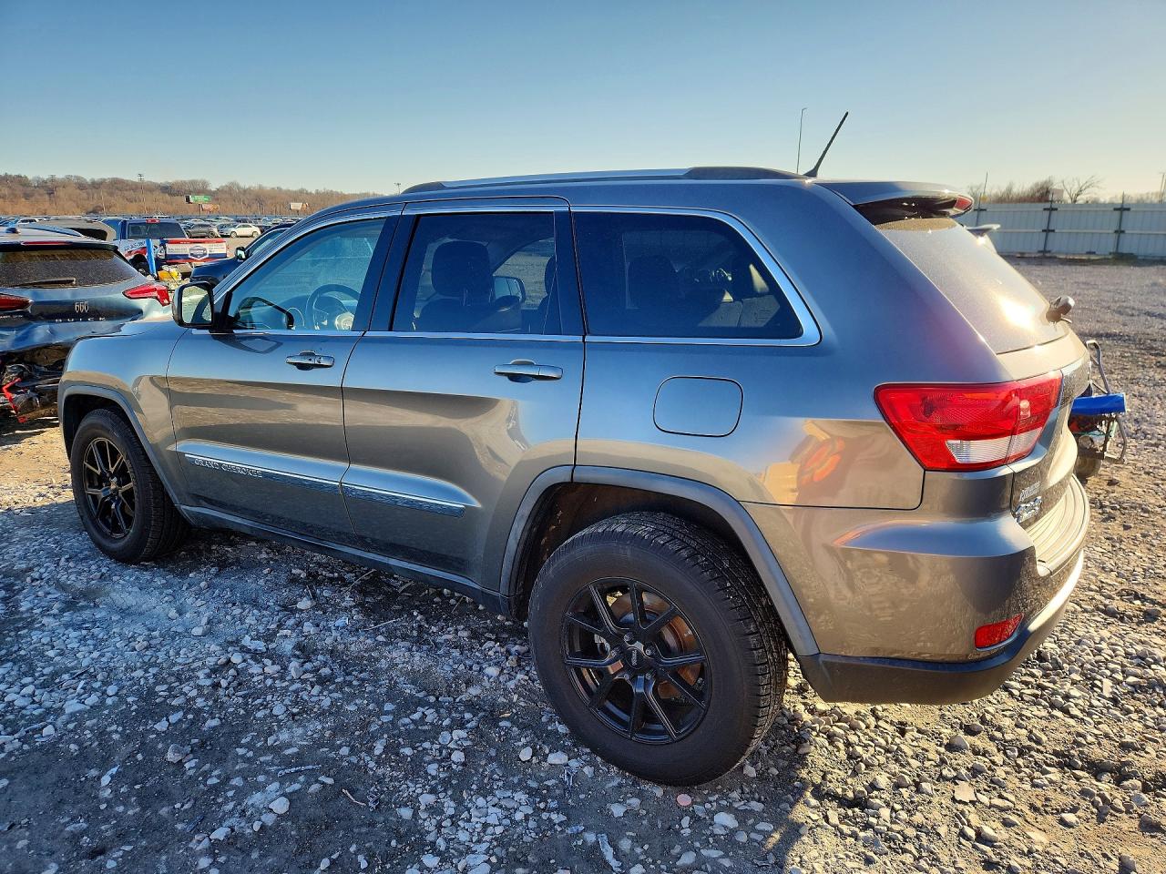 2012 JEEP GRAND CHEROKEE LAREDO photo 2