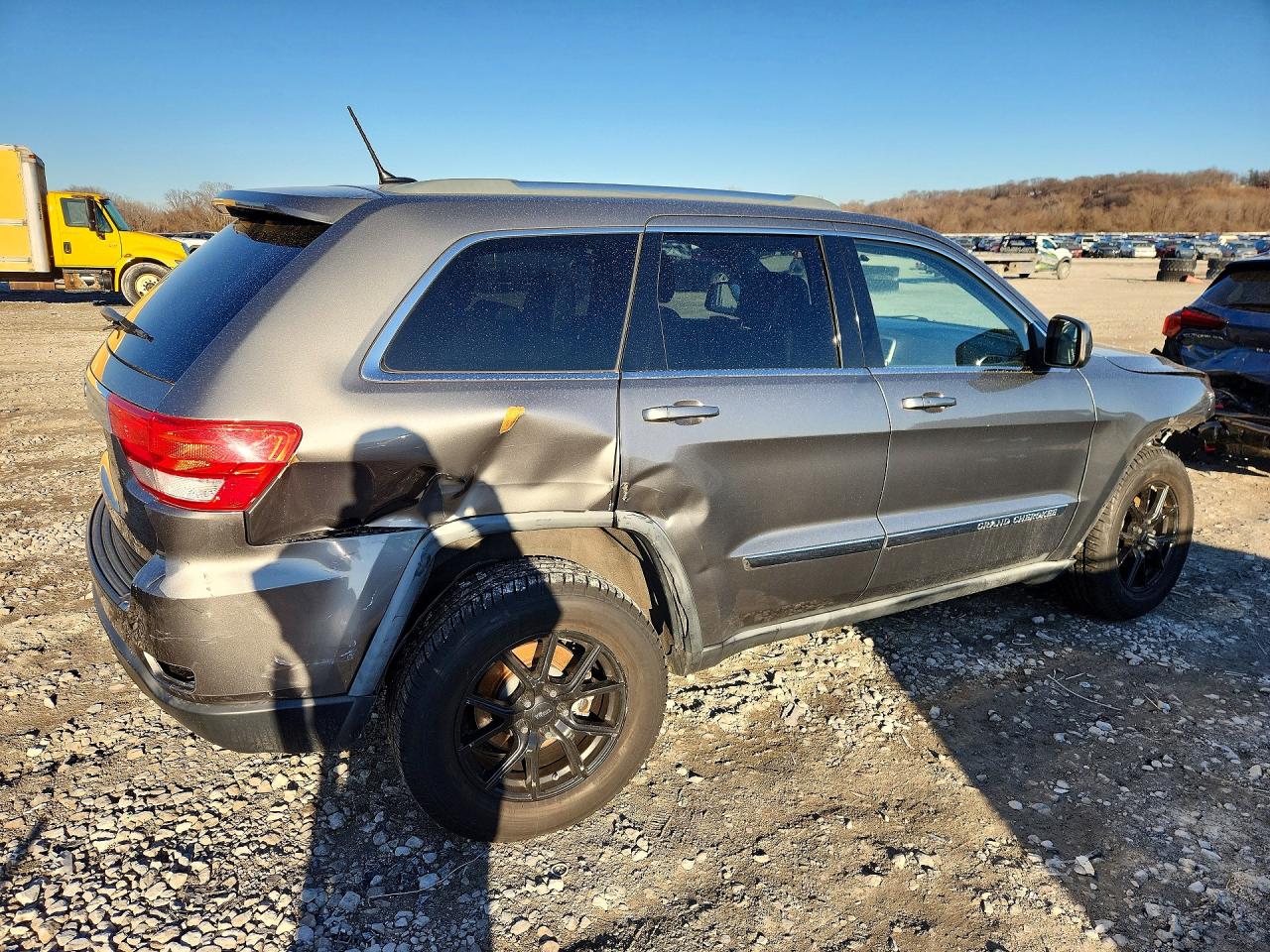 2012 JEEP GRAND CHEROKEE LAREDO photo 3