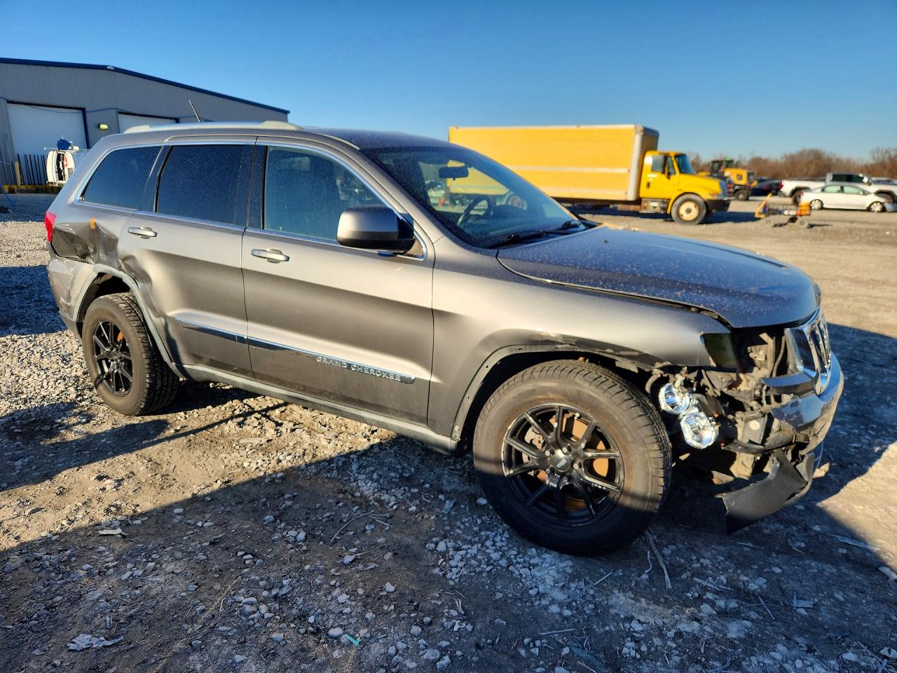 2012 JEEP GRAND CHEROKEE LAREDO photo 4