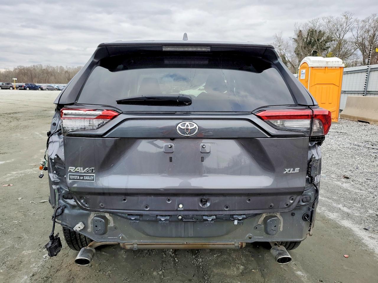 2022 TOYOTA RAV4 XLE PREMIUM photo 6