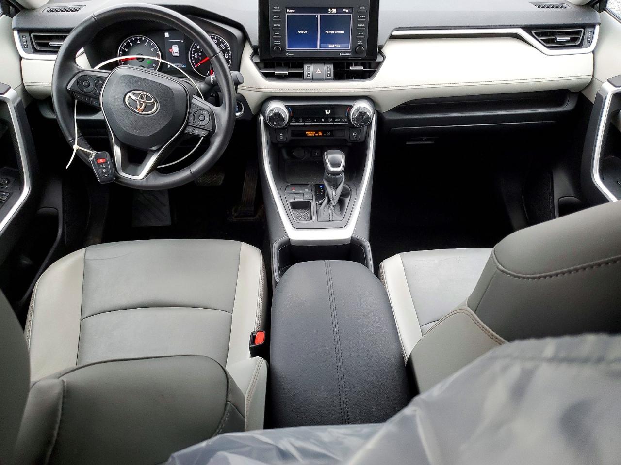 2022 TOYOTA RAV4 XLE PREMIUM photo 8