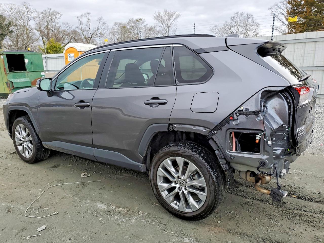 2022 TOYOTA RAV4 XLE PREMIUM photo 2