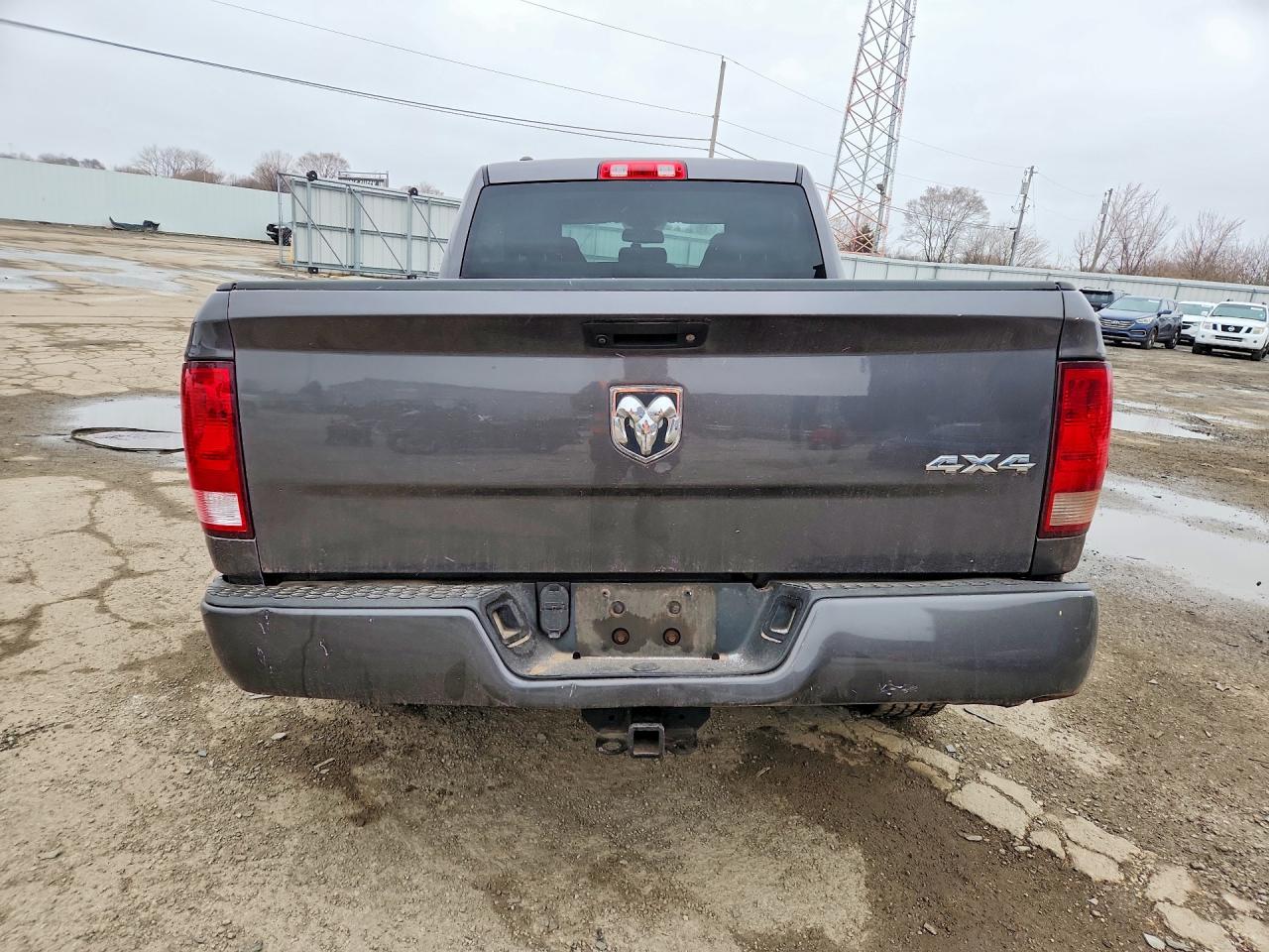2016 RAM 1500 ST photo 11
