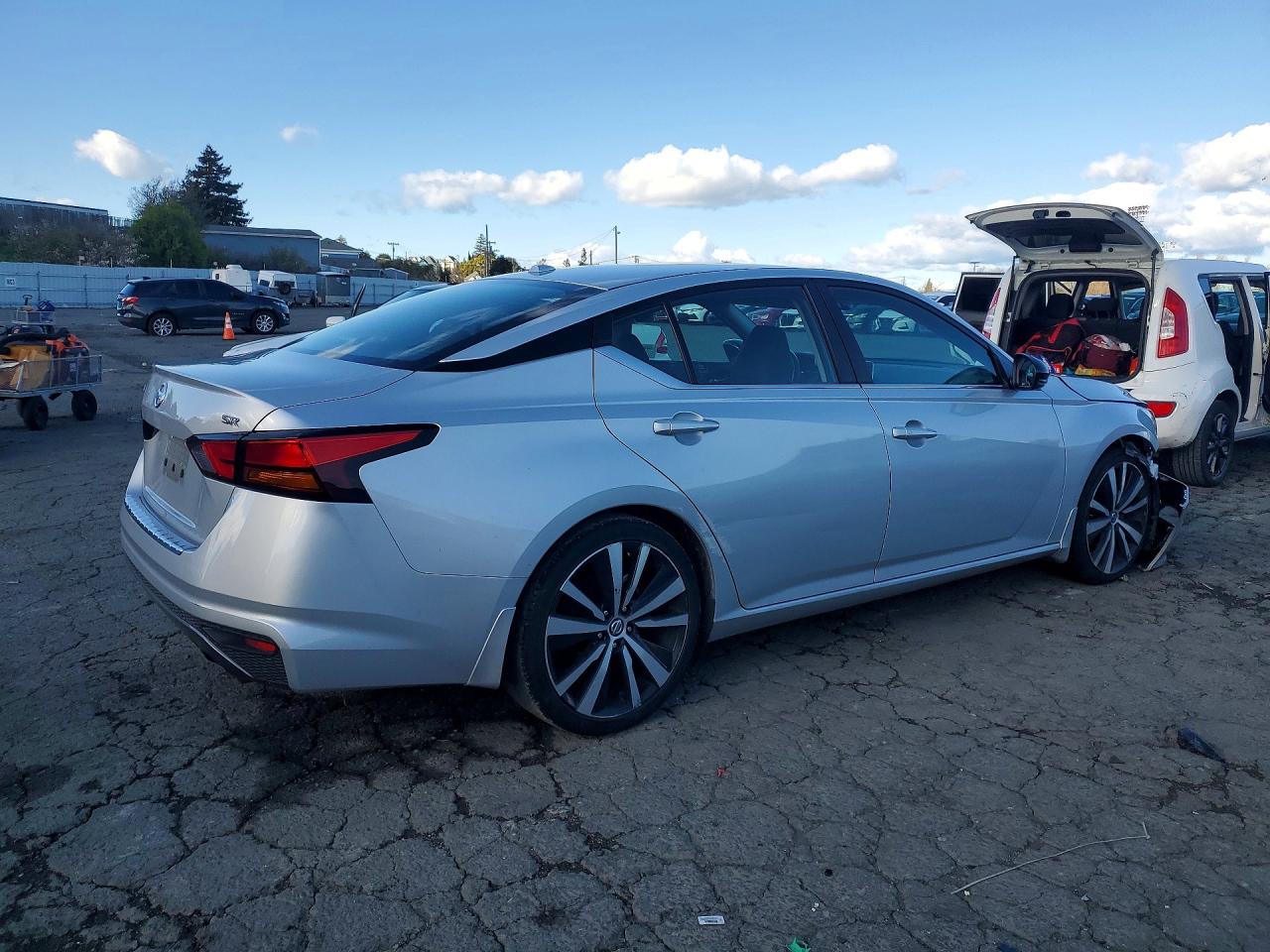 2019 NISSAN ALTIMA SR photo 7
