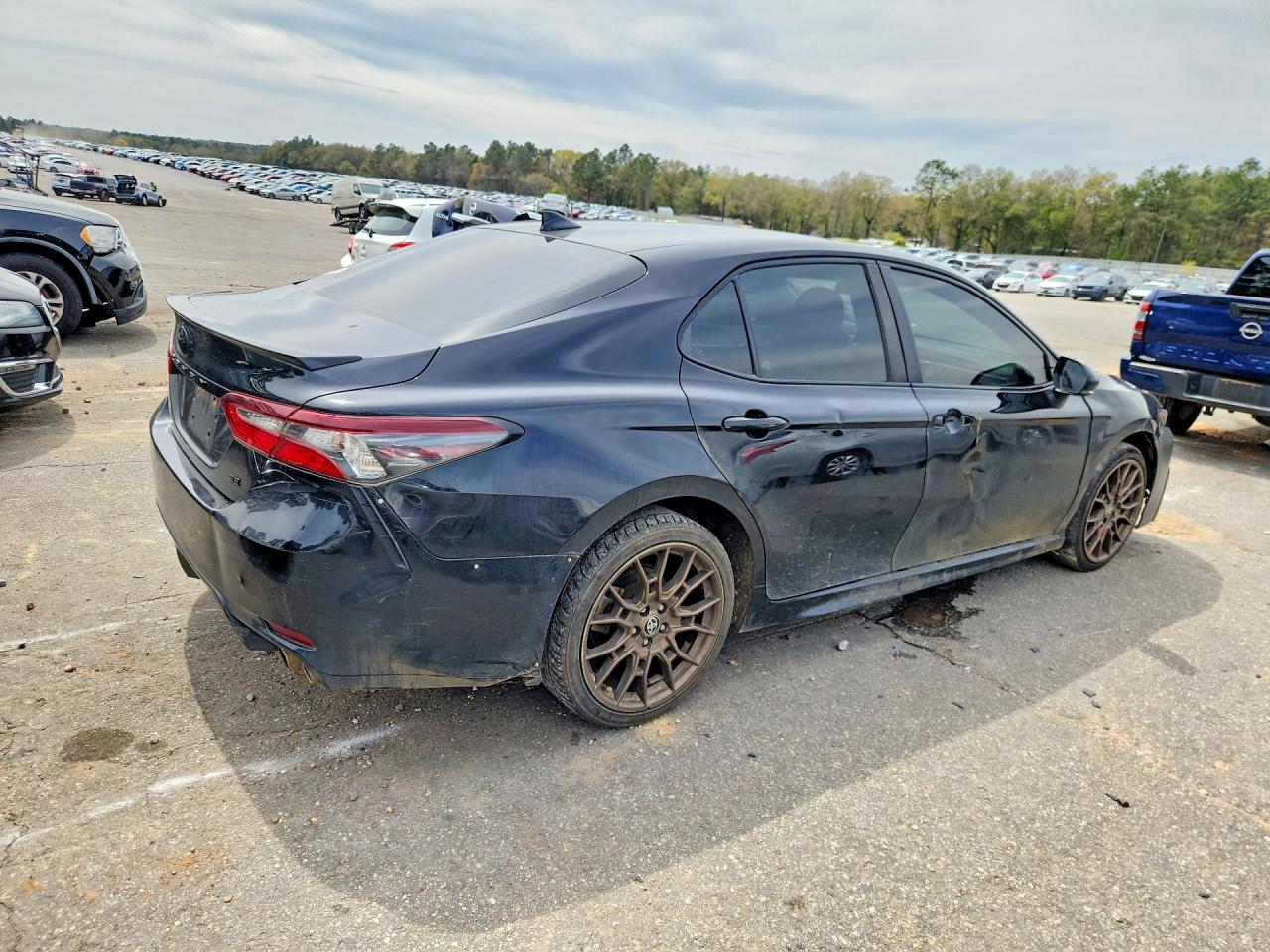 2023 TOYOTA CAMRY SE NIGHT SHADE photo 7