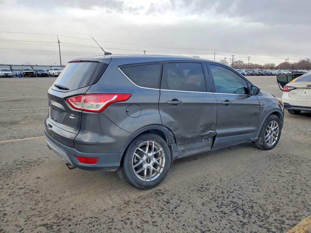 2015 FORD ESCAPE photo 3