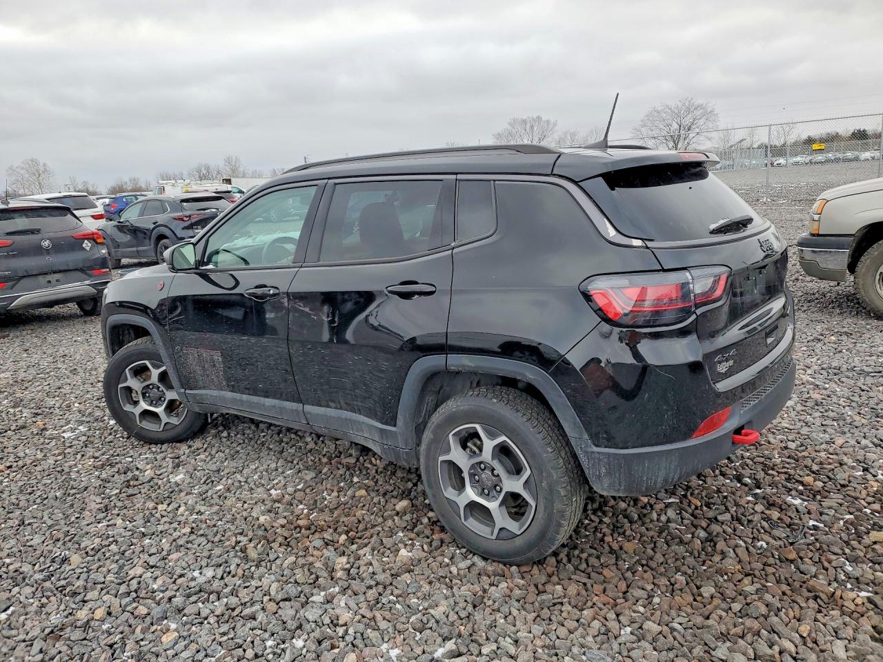 2022 JEEP COMPASS TRAILHAWK photo 2