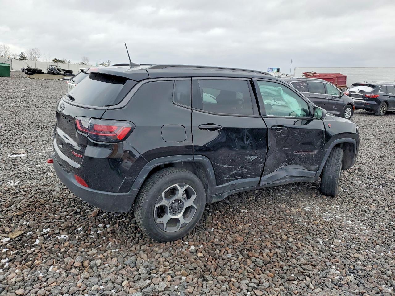 2022 JEEP COMPASS TRAILHAWK photo 3