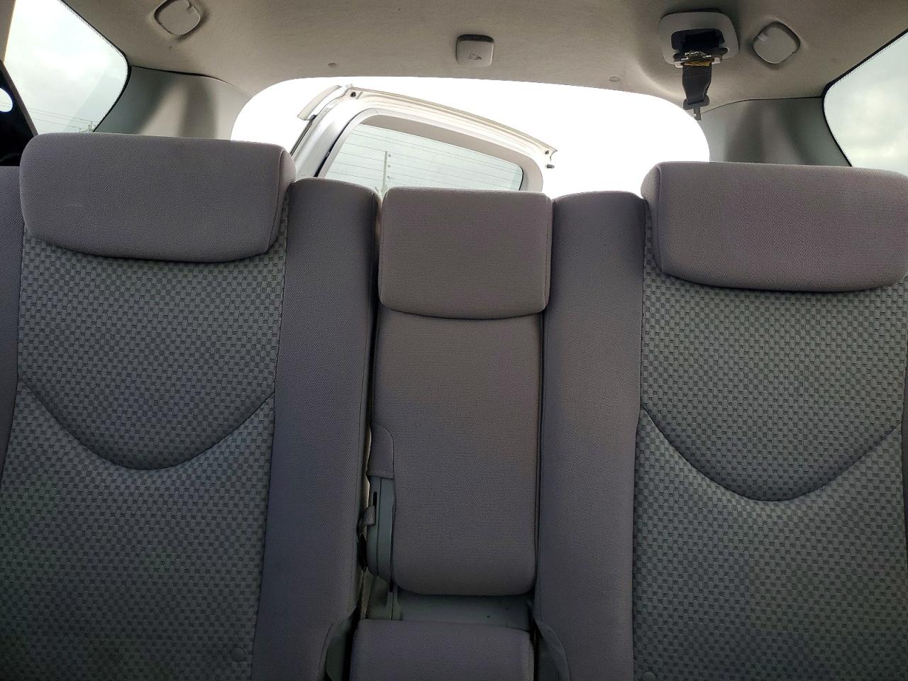 2006 TOYOTA RAV4 BASE photo 19