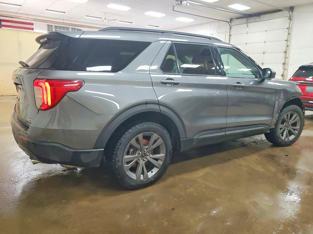 2021 FORD EXPLORER XLT photo 5