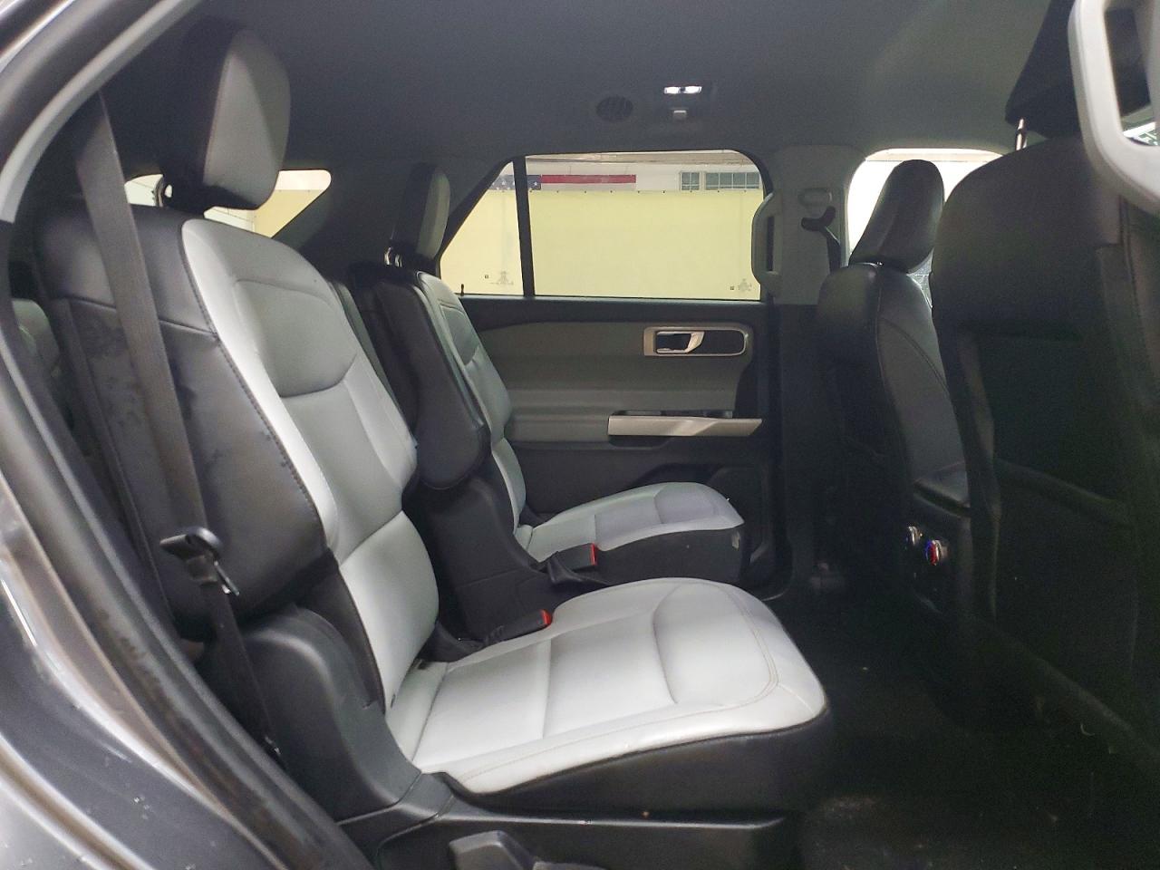 2021 FORD EXPLORER XLT photo 21