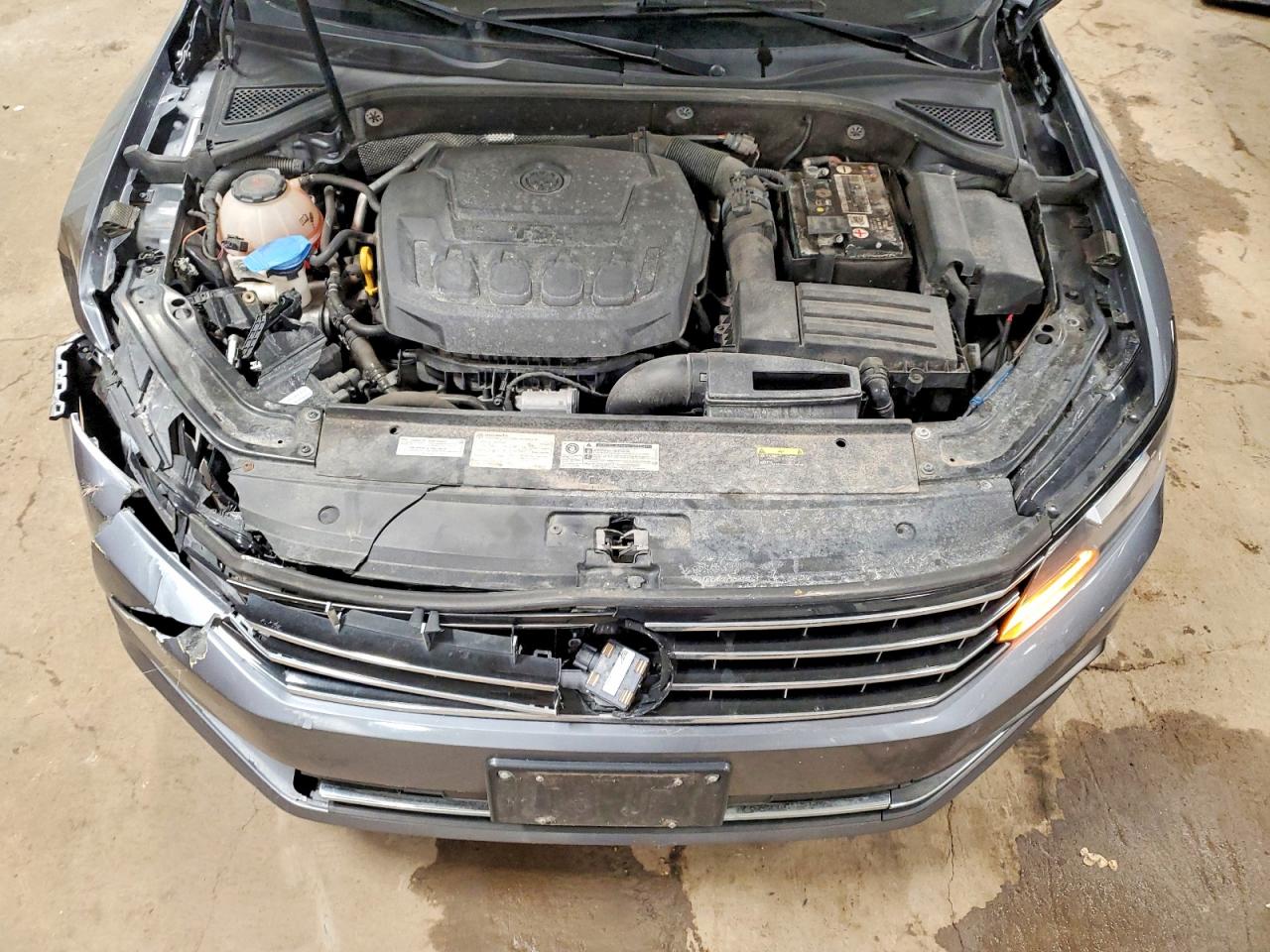 2019 VOLKSWAGEN PASSAT WOLFSBURG photo 11