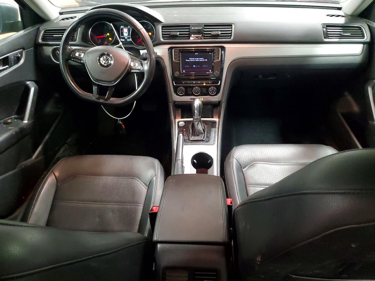 2019 VOLKSWAGEN PASSAT WOLFSBURG photo 8