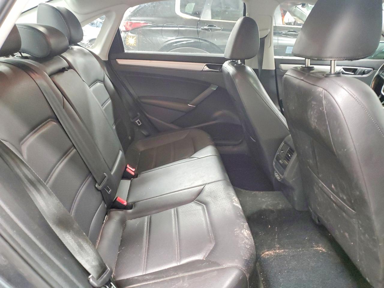 2019 VOLKSWAGEN PASSAT WOLFSBURG photo 10