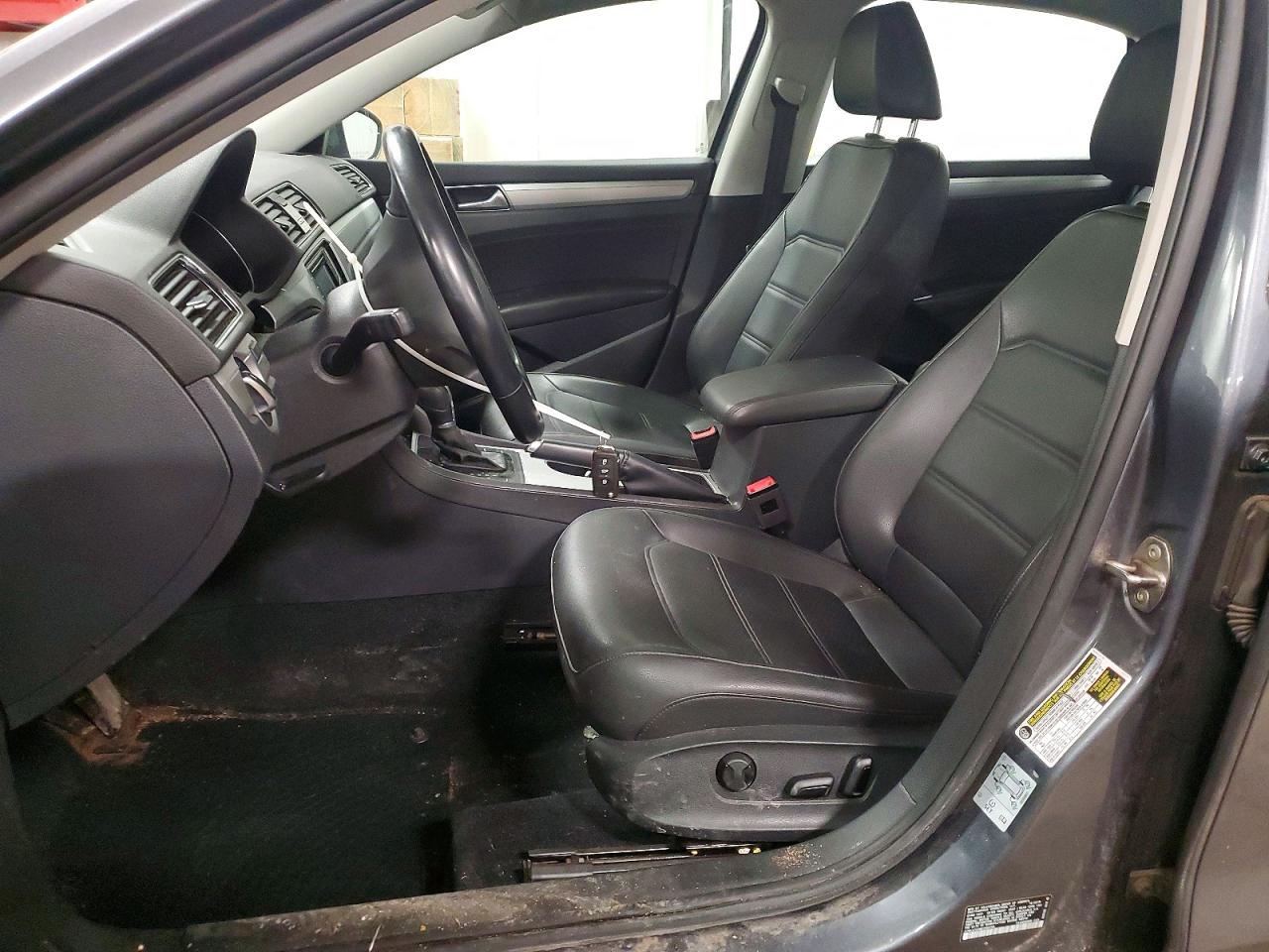 2019 VOLKSWAGEN PASSAT WOLFSBURG photo 7