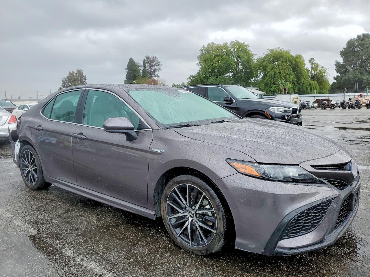 2021 TOYOTA CAMRY SE photo 4