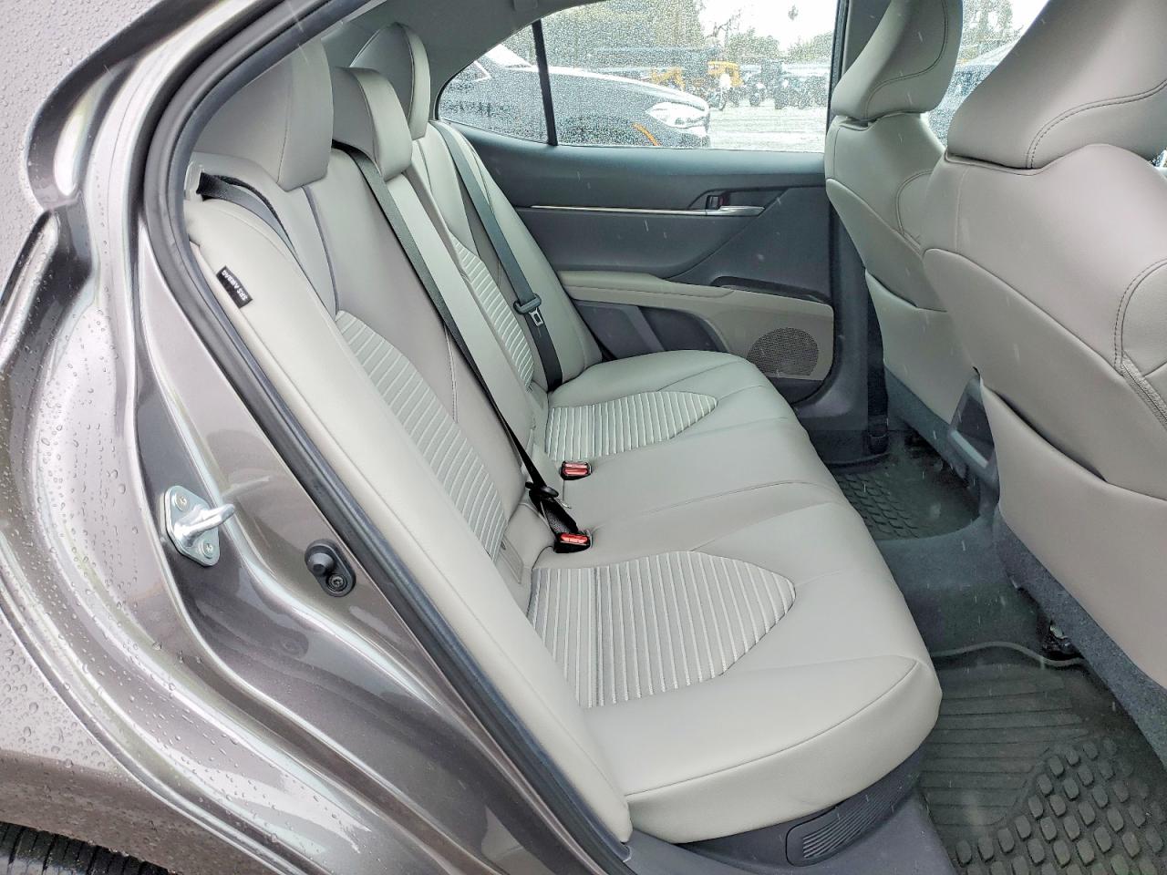 2021 TOYOTA CAMRY SE photo 10