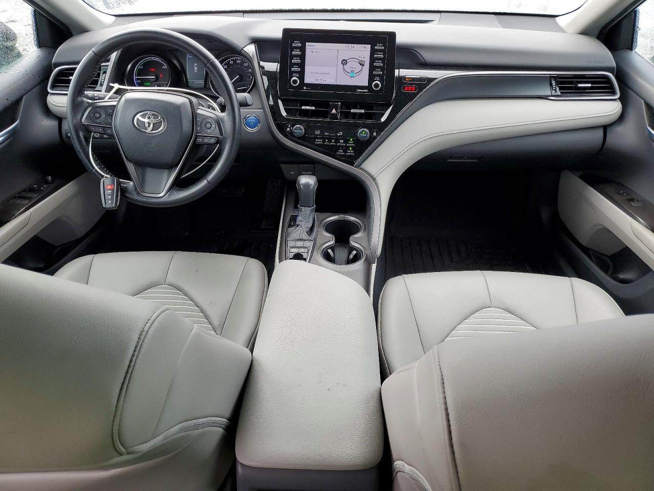 2021 TOYOTA CAMRY SE photo 8