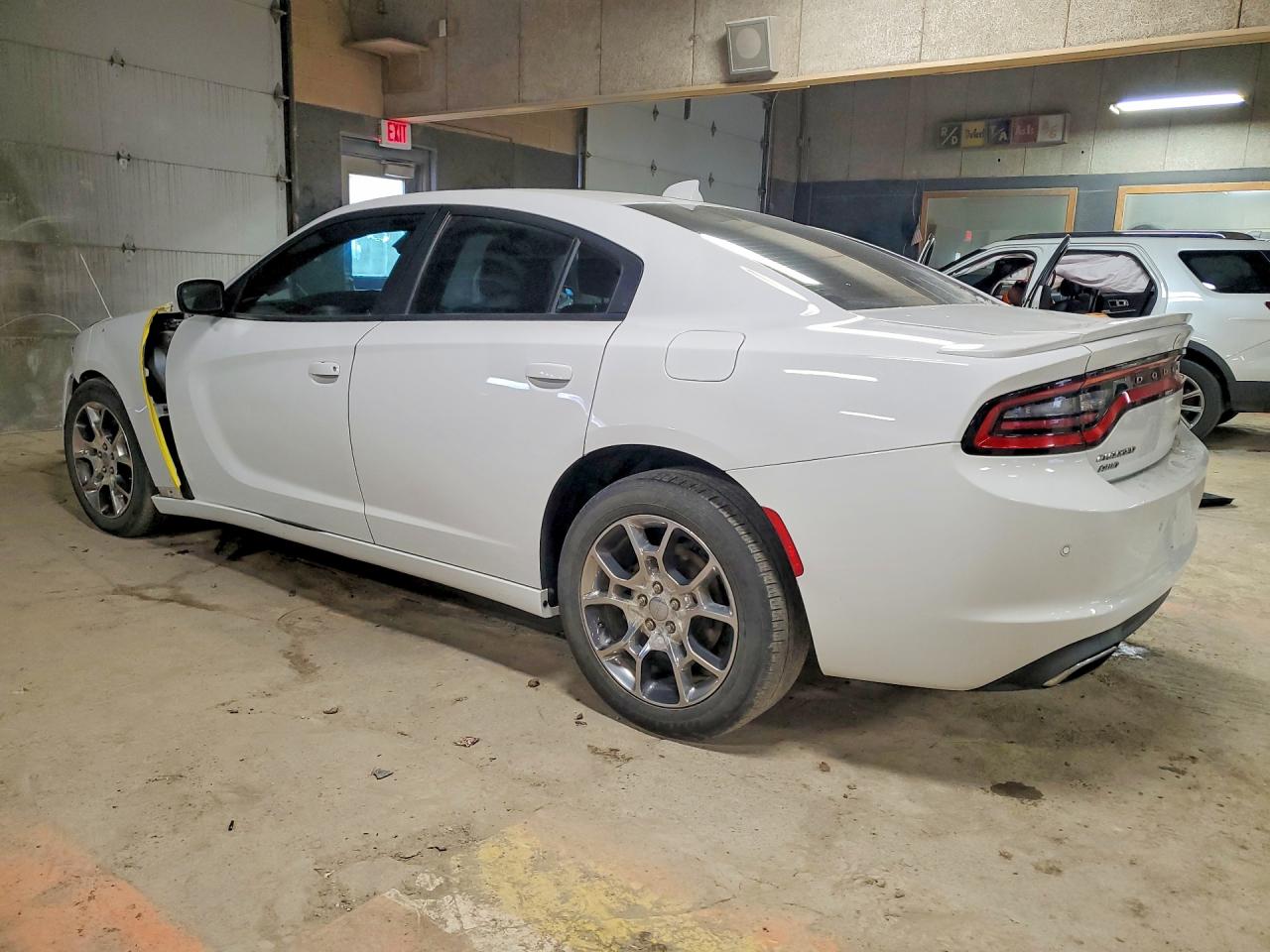 2015 DODGE CHARGER SXT photo 4