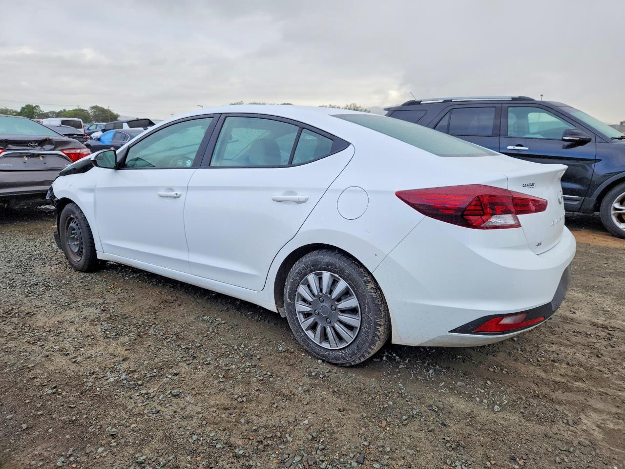 2020 HYUNDAI ELANTRA SE photo 2