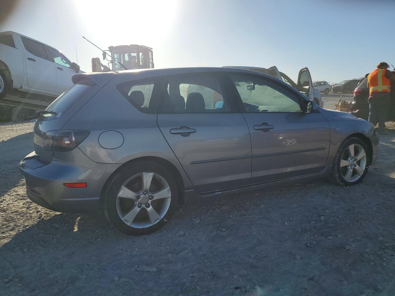2005 MAZDA 3 HATCHBACK photo 3