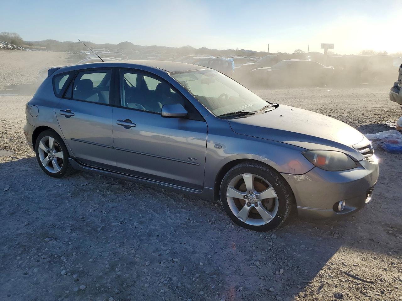 2005 MAZDA 3 HATCHBACK photo 4