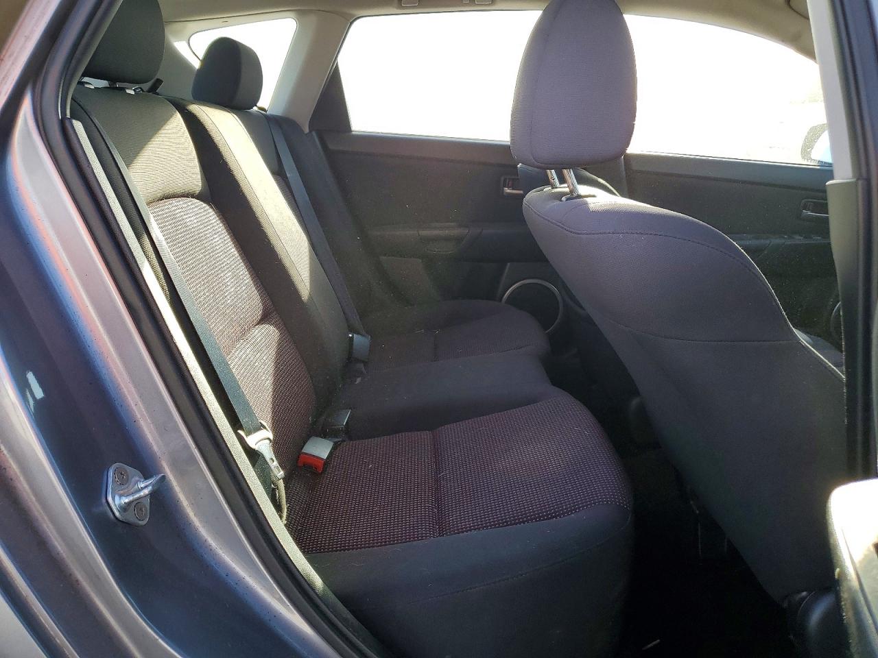 2005 MAZDA 3 HATCHBACK photo 11
