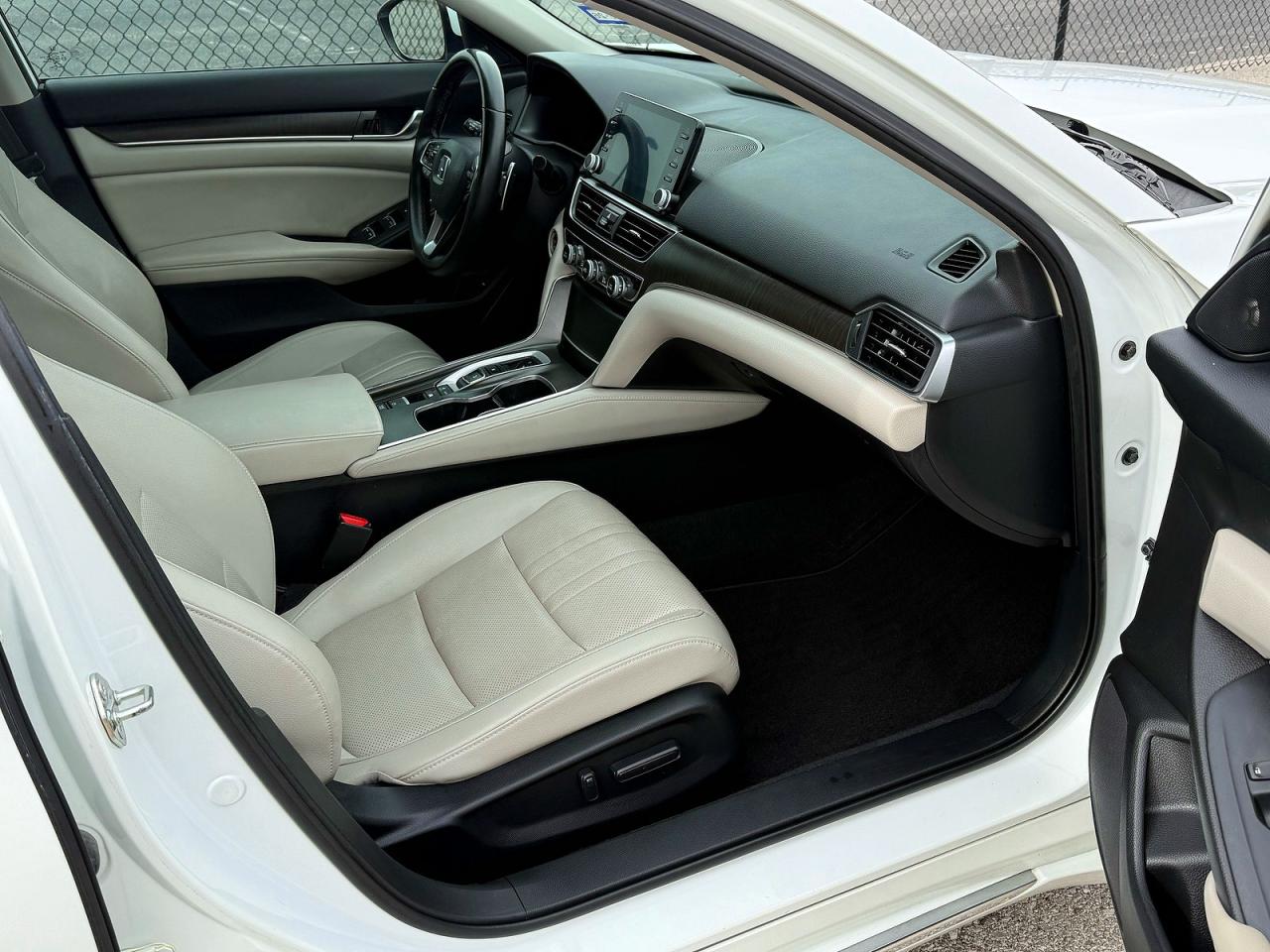 2018 HONDA ACCORD HYBRID EXL photo 13