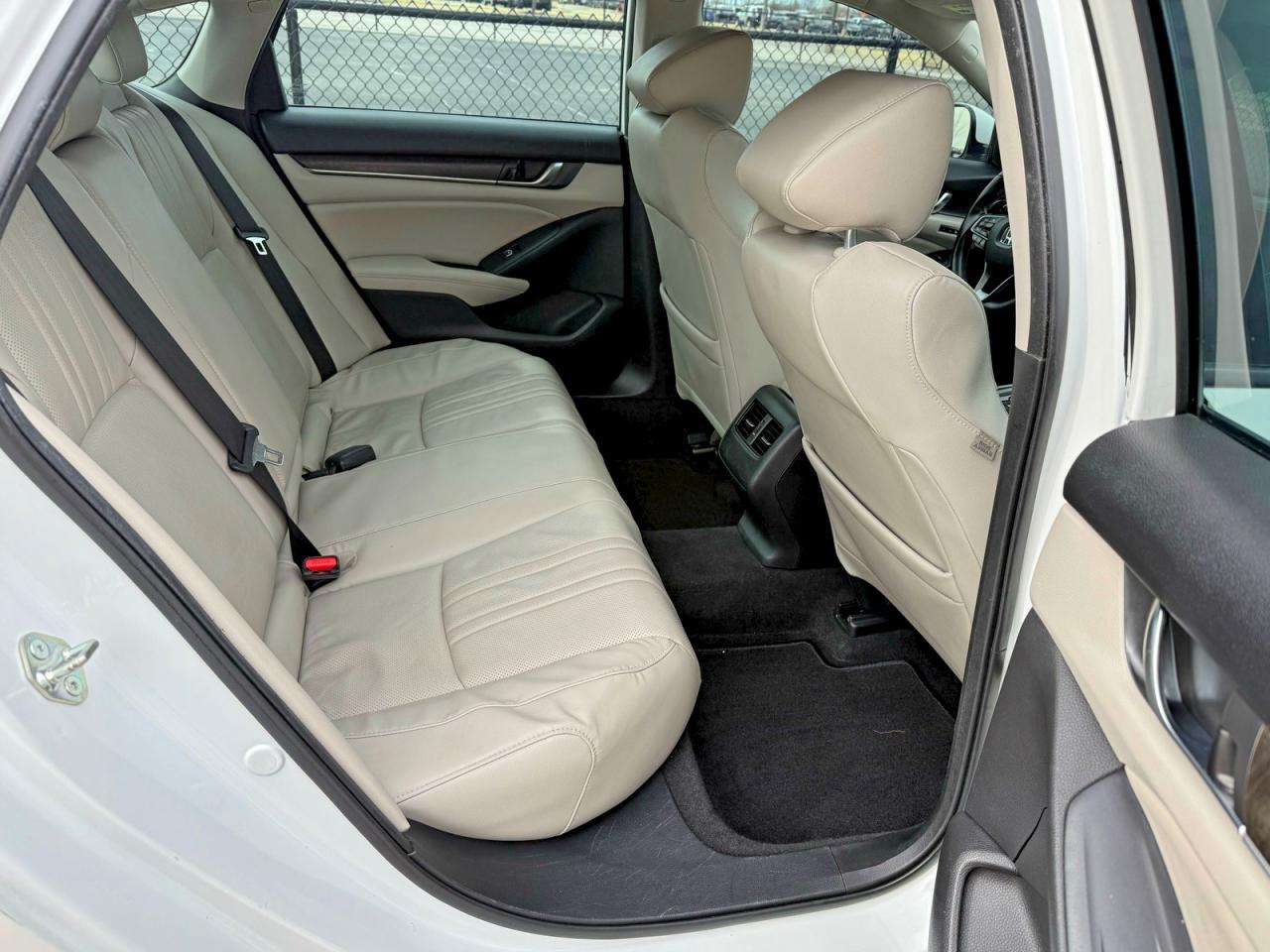 2018 HONDA ACCORD HYBRID EXL photo 16