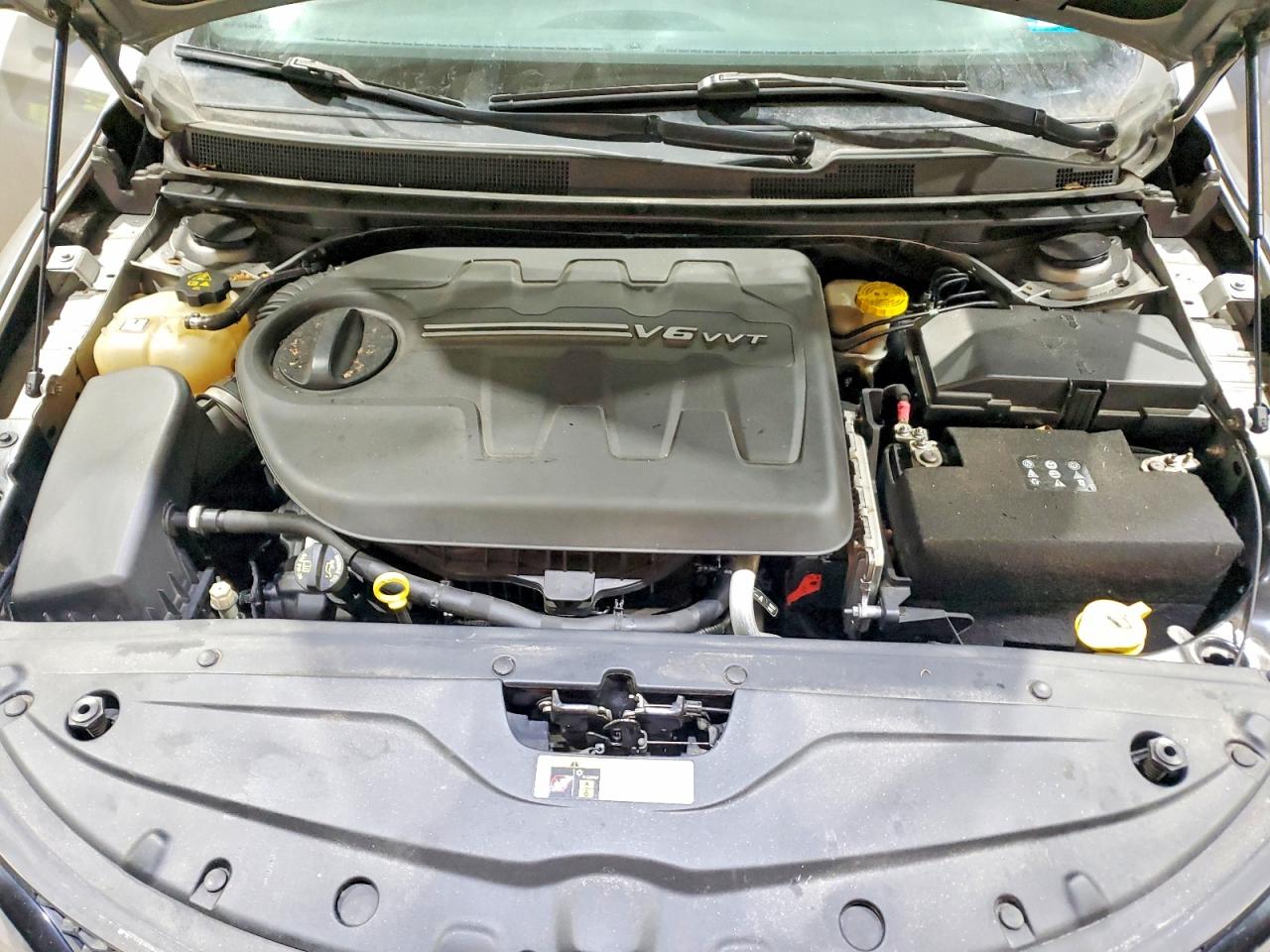 2015 CHRYSLER 200 S photo 31
