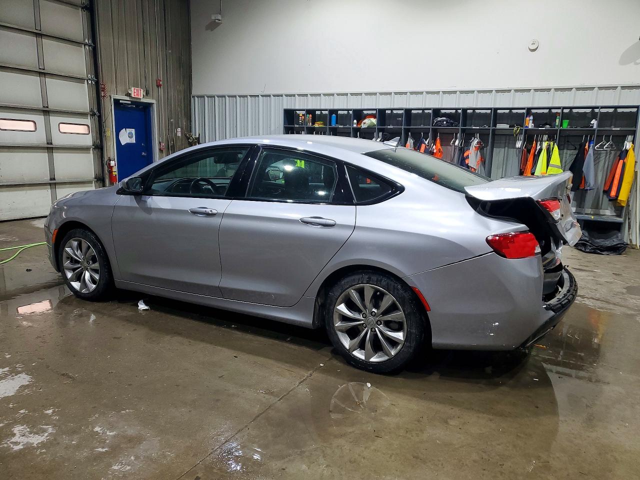 2015 CHRYSLER 200 S photo 4