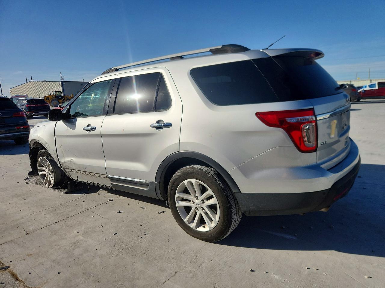 2013 FORD EXPLORER XLT photo 3