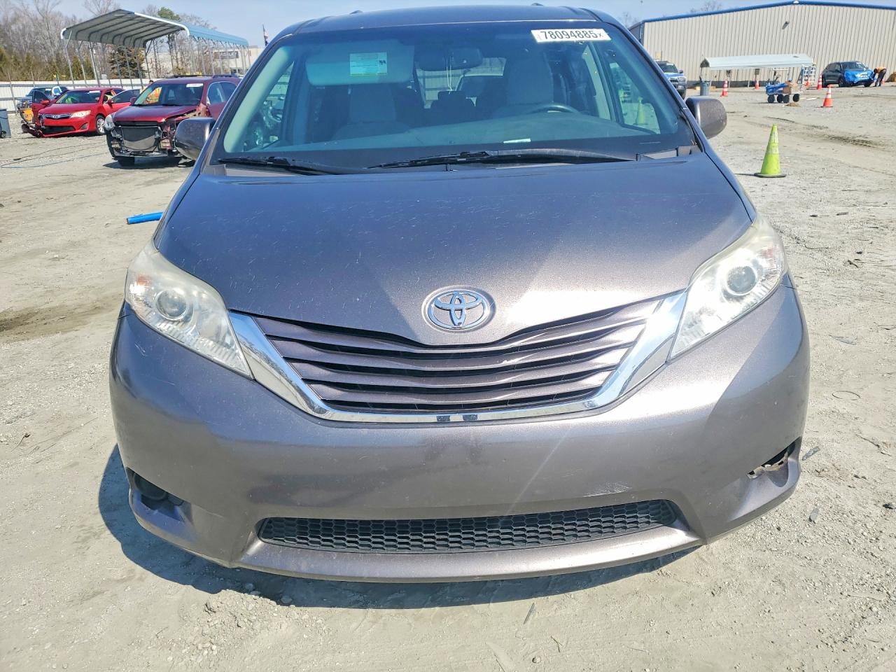 2016 TOYOTA SIENNA LE 8-PASSENGER photo 5