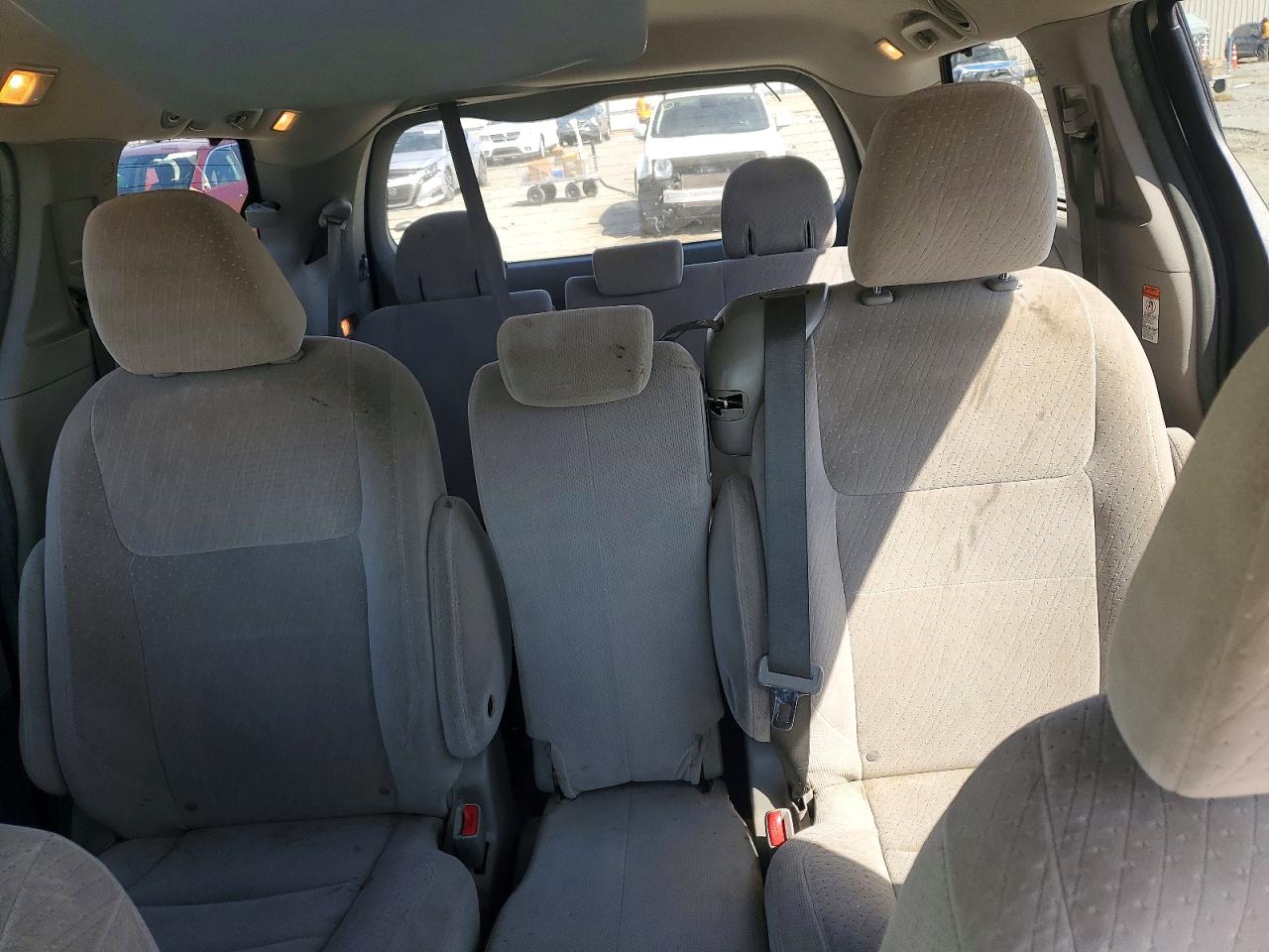 2016 TOYOTA SIENNA LE 8-PASSENGER photo 10