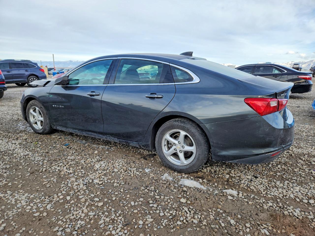 2018 CHEVROLET MALIBU LS photo 3